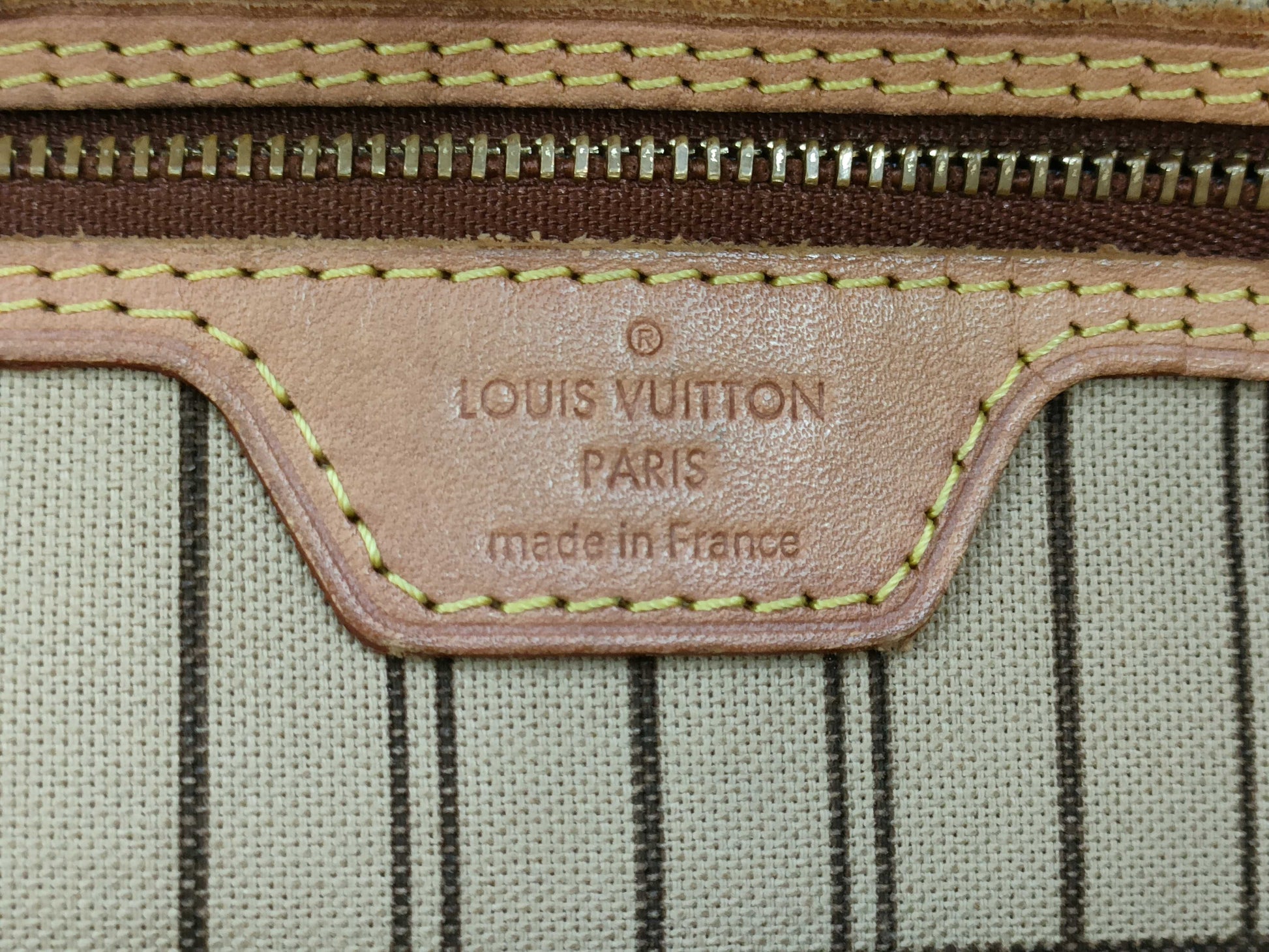 LOUIS VUITTON Monogram Neverfull MM Tote Bag