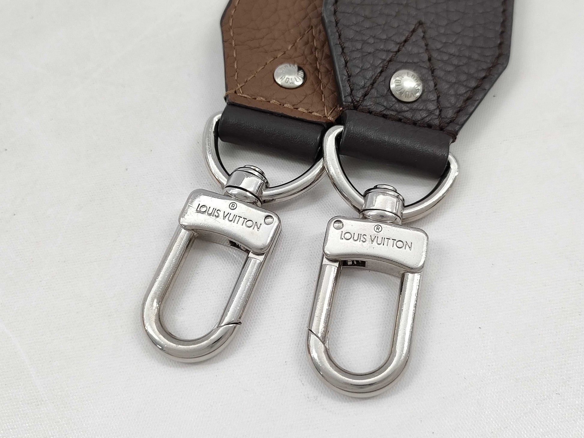 LOUIS VUITTON Taurillon Shoulder Strap Strap