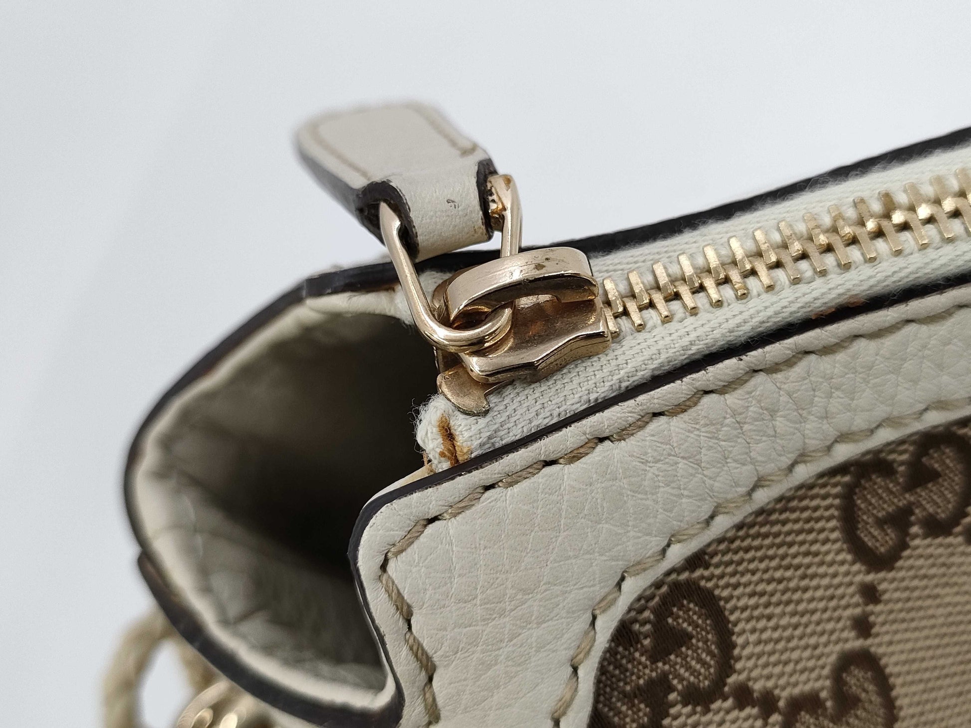 GUCCI GG Canvas Gucci 269949 One-Shoulder Bag