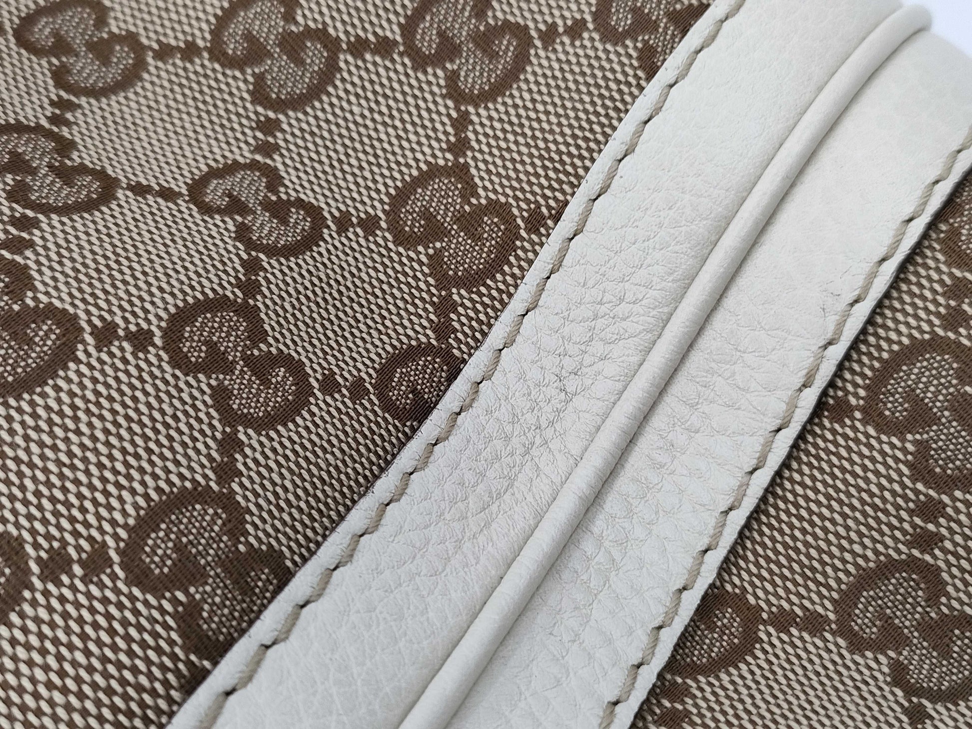 GUCCI GG Canvas Gucci 269949 One-Shoulder Bag