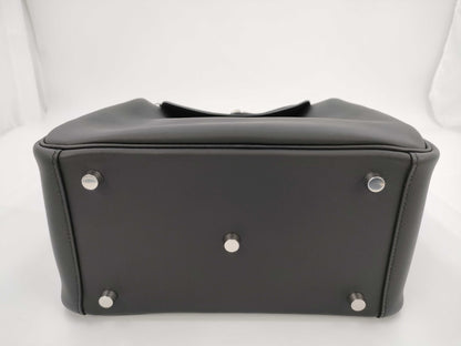 HERMES Lindy 26K Stamped Noir Silver Hardware Swift Handbag