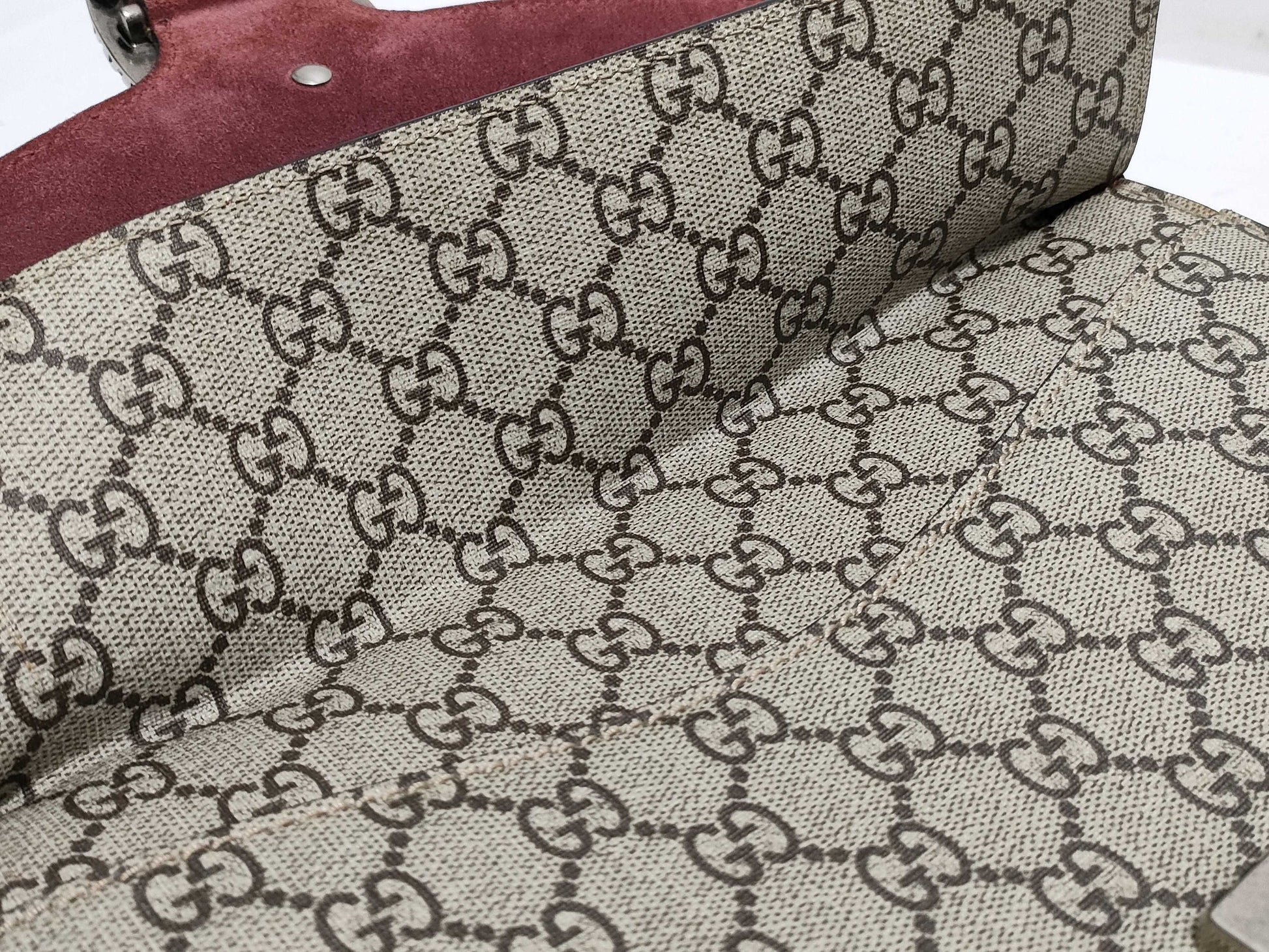 GUCCI GG Supreme Medium Dionysus Blooms Shoulder Bag in Beige/Red with Blooms Supreme Coated Canvas and Silver 