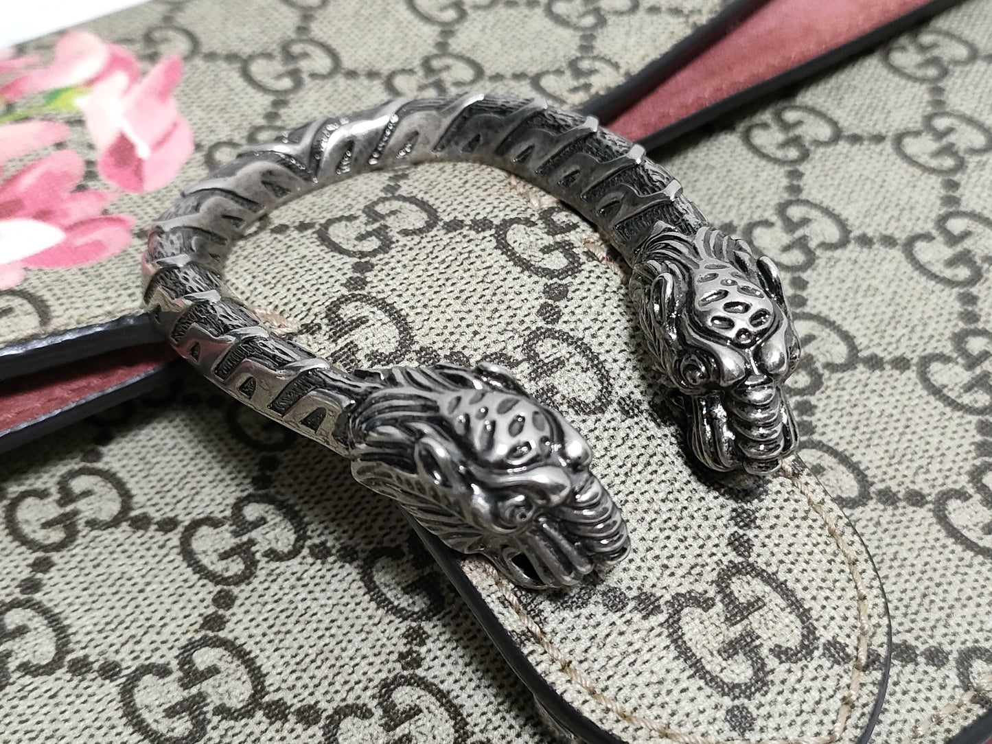 GUCCI GG Supreme Medium Dionysus Blooms Shoulder Bag in Beige/Red with Blooms Supreme Coated Canvas and Silver 