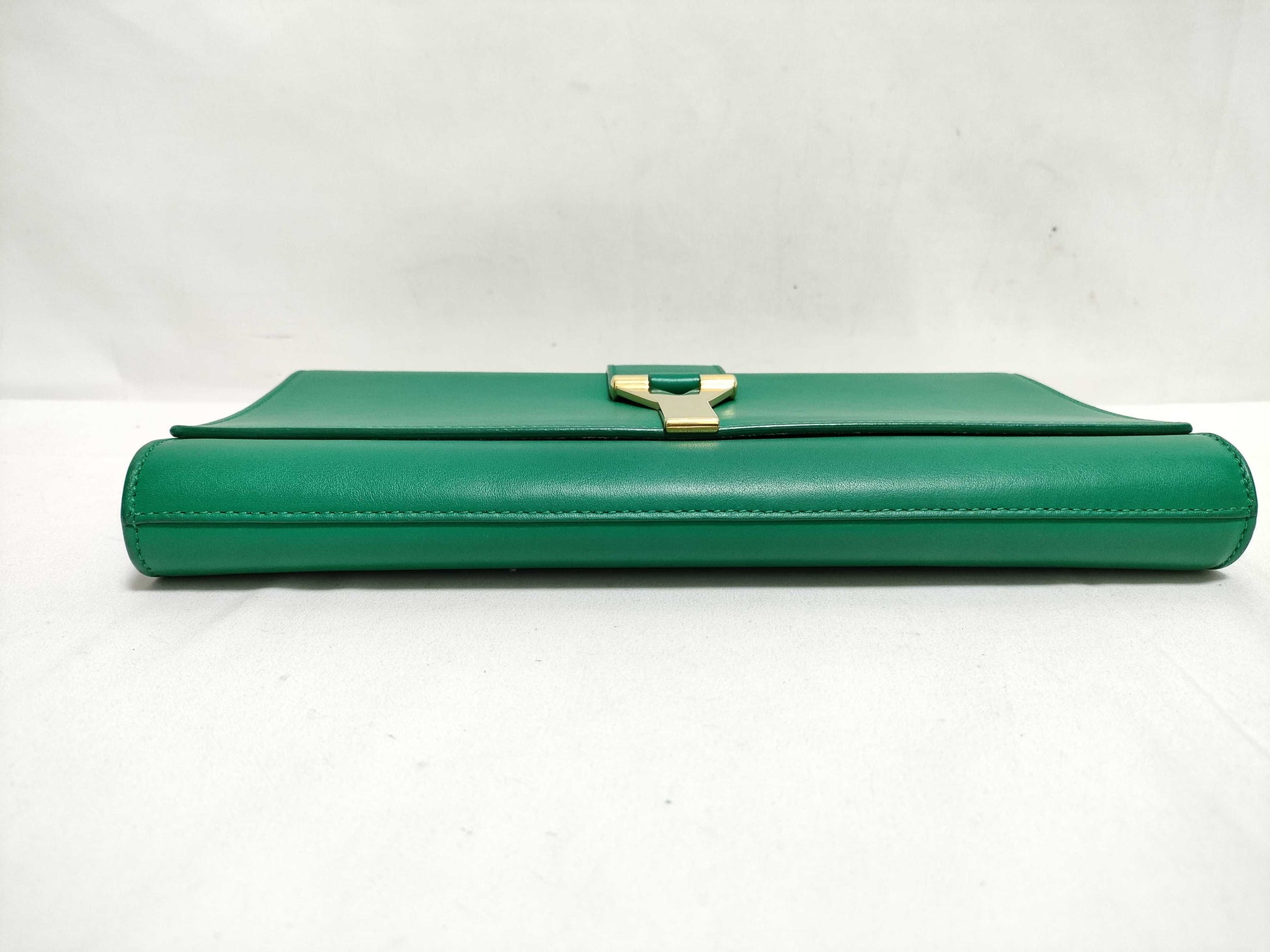 SAINT LAURENT Yves Saint Laurent Classic Ligne Y Clutch Bag in Green Smooth Calfskin Leather with Gold Accents, 311213, 2020