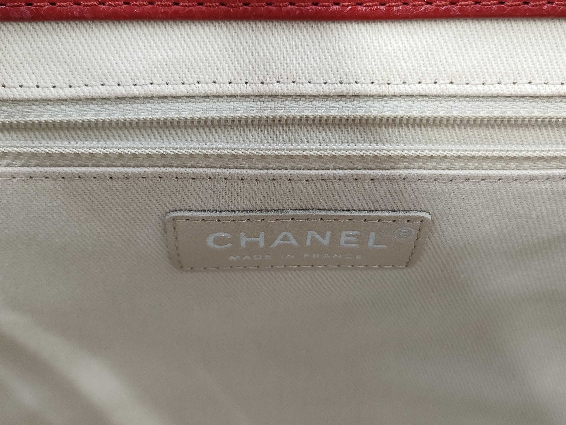CHANEL CC Frame Chain Tote in Red Quilted Soft Caviar Leather with Silver Hardware, Item Number 17571728 