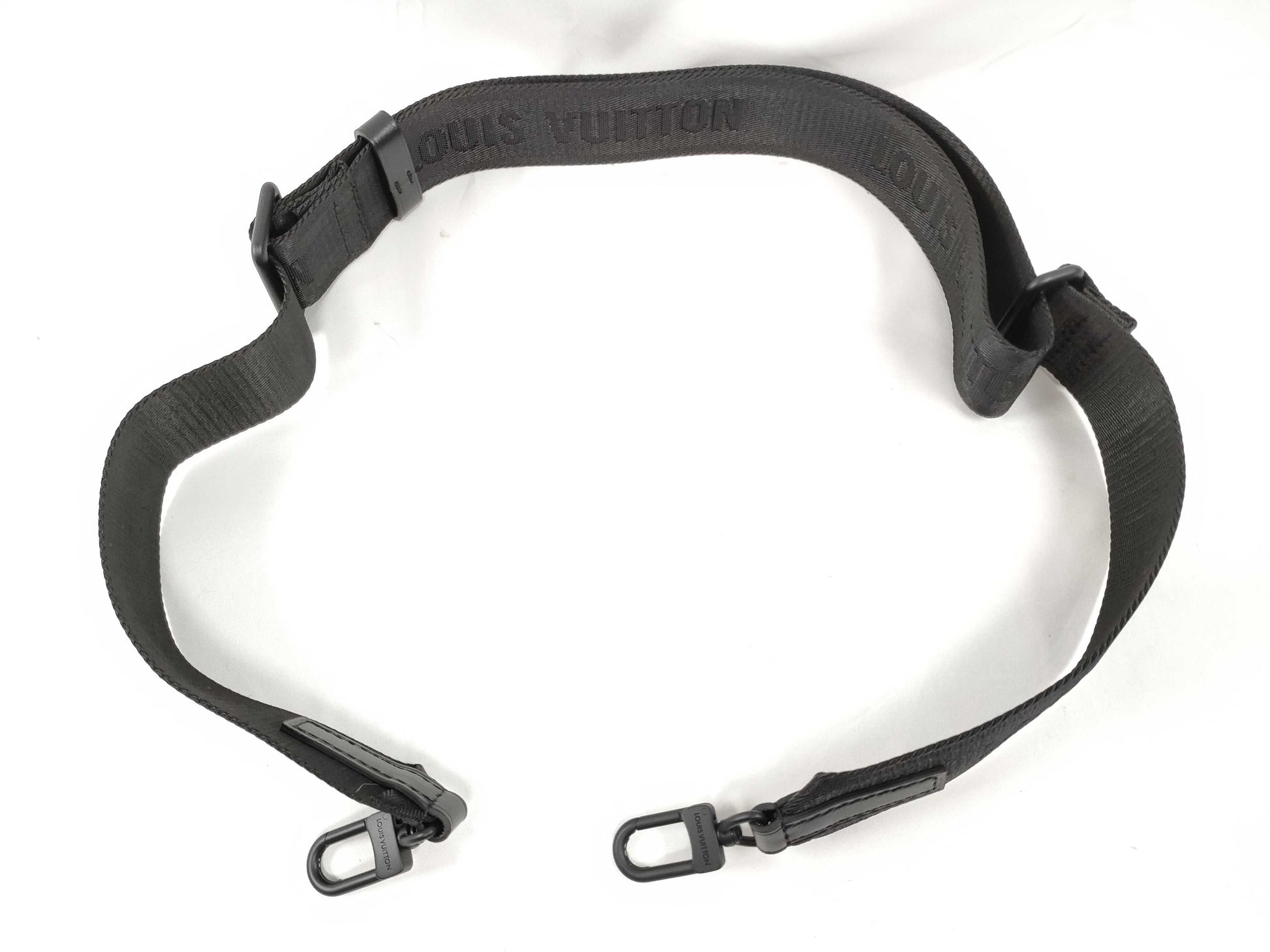 LOUIS VUITTON Louis Vuitton Signature Adjustable Strap Black with Black Hardware 95*4.5*0.5cm Strap