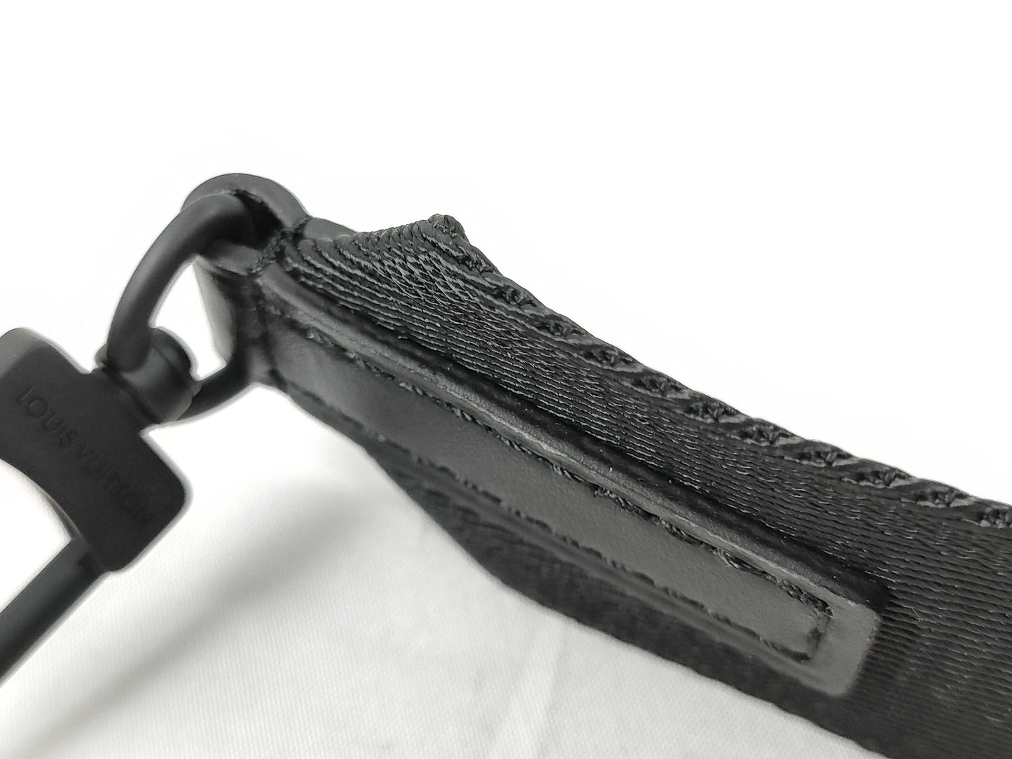 LOUIS VUITTON Louis Vuitton Signature Adjustable Strap Black with Black Hardware 95*4.5*0.5cm Strap