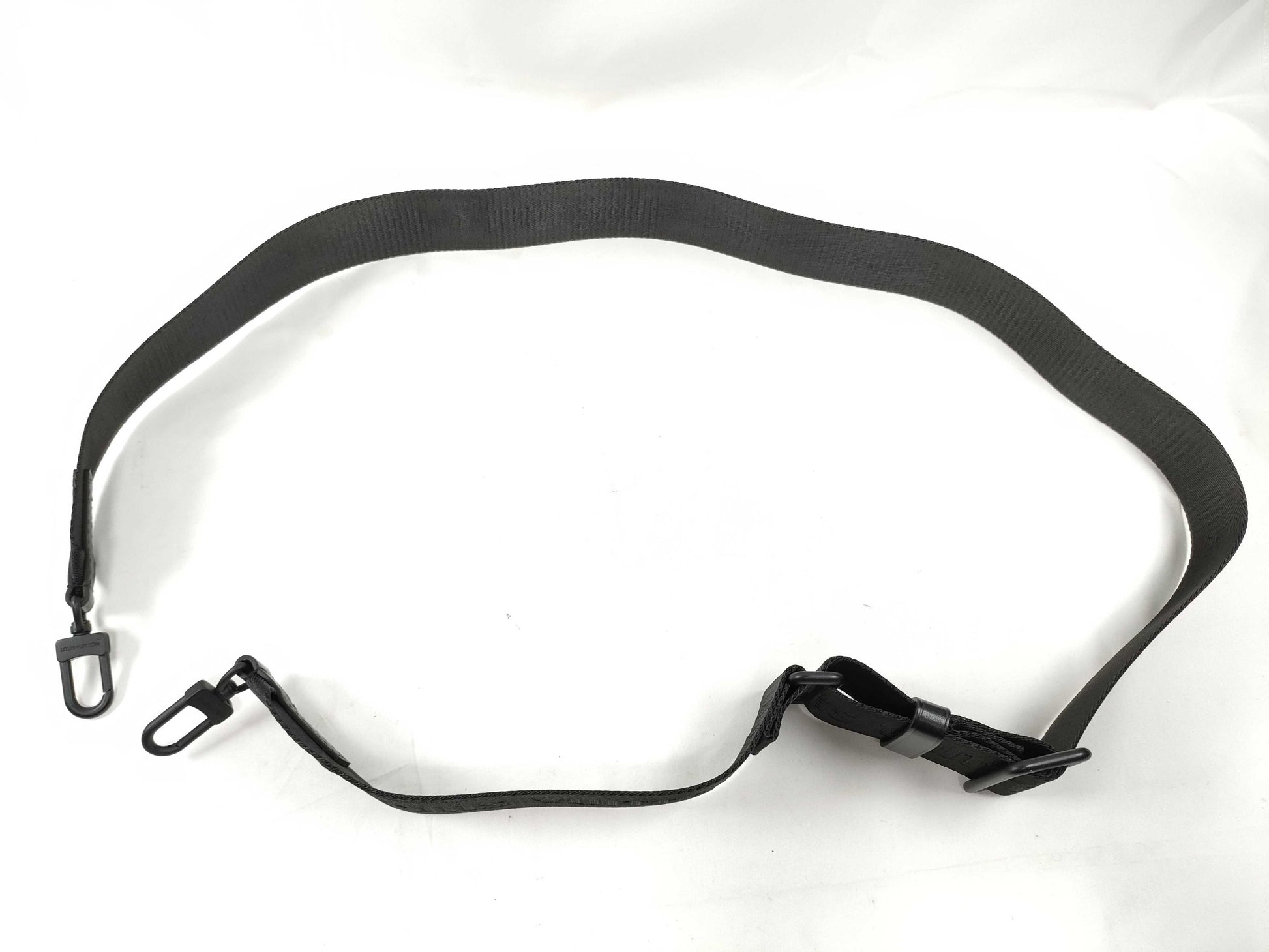 LOUIS VUITTON Louis Vuitton Signature Adjustable Strap Black with Black Hardware 95*4.5*0.5cm Strap