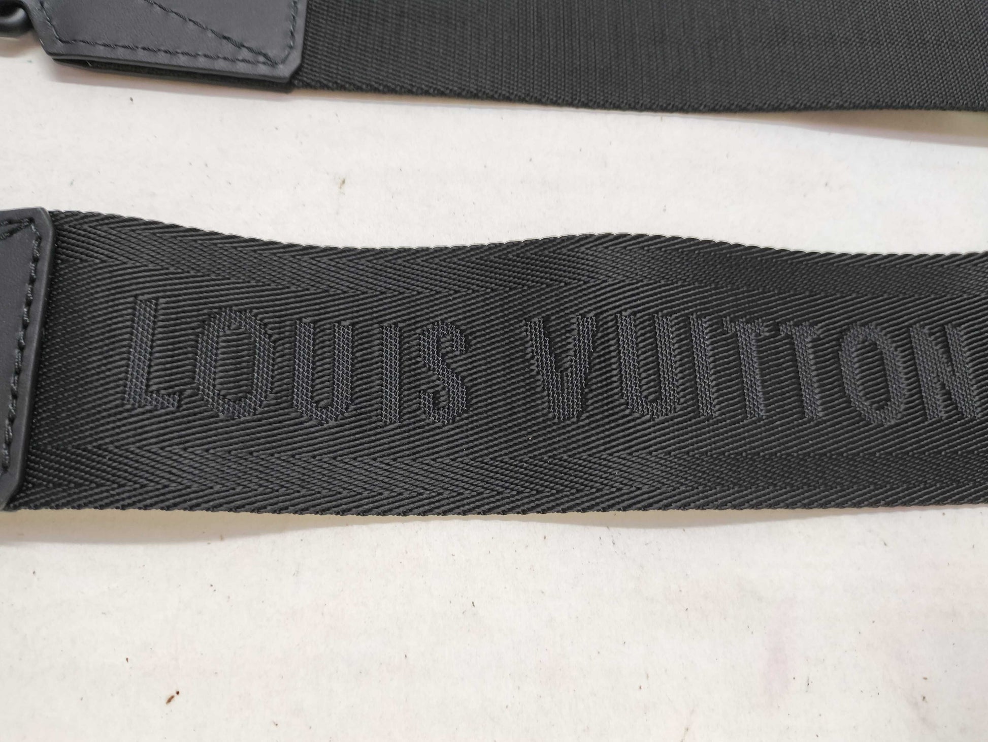 LOUIS VUITTON Louis Vuitton Signature Adjustable Strap Black with Black Hardware 95*5*.05cm Strap