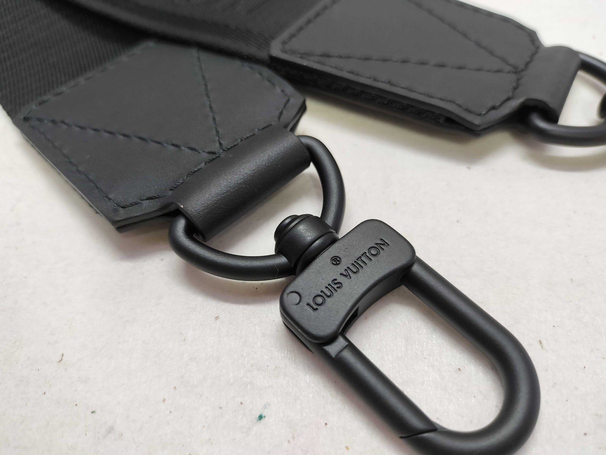 LOUIS VUITTON Louis Vuitton Signature Adjustable Strap Black with Black Hardware 95*5*.05cm Strap