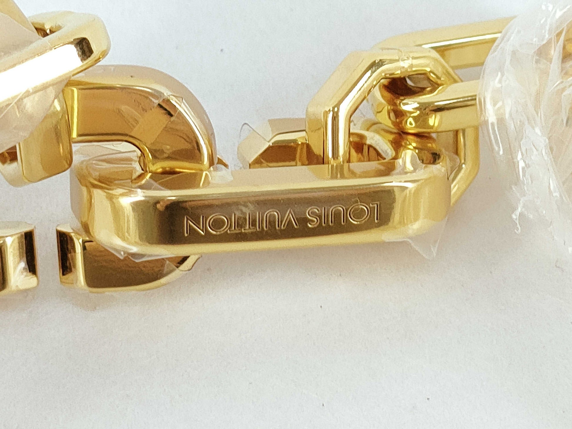 LOUIS VUITTON C Lock 'n Gold Chain Strap with Gold Hardware, 55*1*1cm Necklace