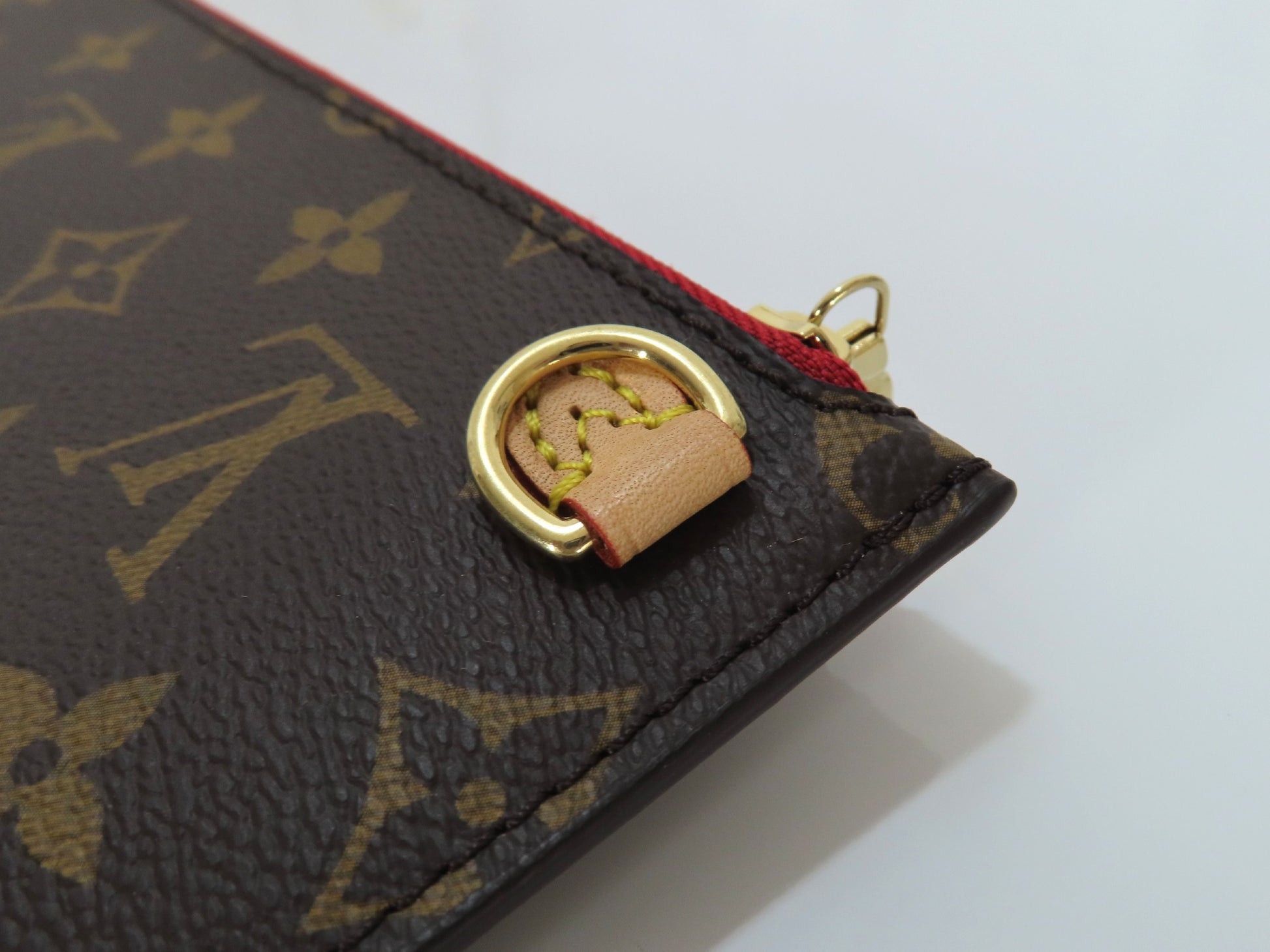 LOUIS VUITTON Unidentified Monogram Louis Vuitton Neverfull Pouch / Brown Monogram Canvas / Gold Hardware Pouch