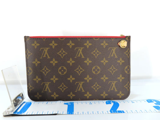 LOUIS VUITTON Unidentified Monogram Louis Vuitton Neverfull Pouch / Brown Monogram Canvas / Gold Hardware Pouch