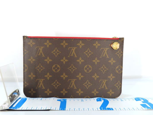 LOUIS VUITTON Unidentified Monogram Louis Vuitton Neverfull Pouch / Brown Monogram Canvas / Gold Hardware Pouch