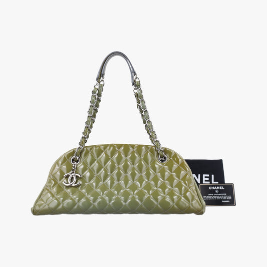 CHANEL Mademoiselle Bowling Green Patent A5055714733004 Shoulder Bag
