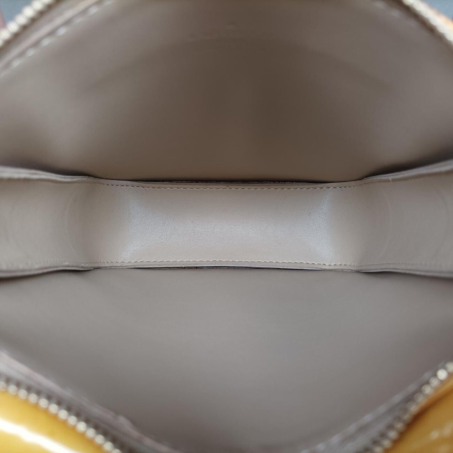 LOUIS VUITTON Motto Yellow Vernis M91059TH0014 Shoulder Bag