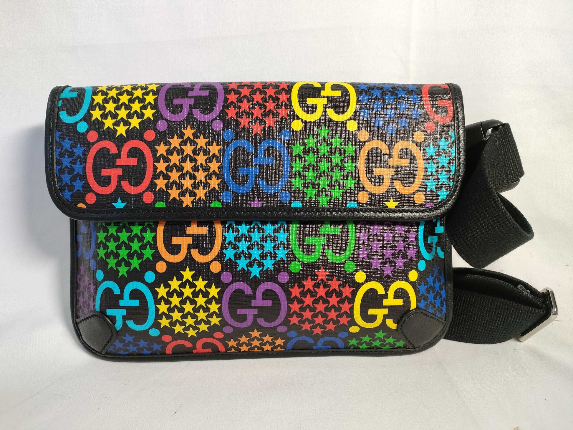 GUCCI GG Supreme Gucci Psychedelic Body Bag GG Supreme Shoulder Bag