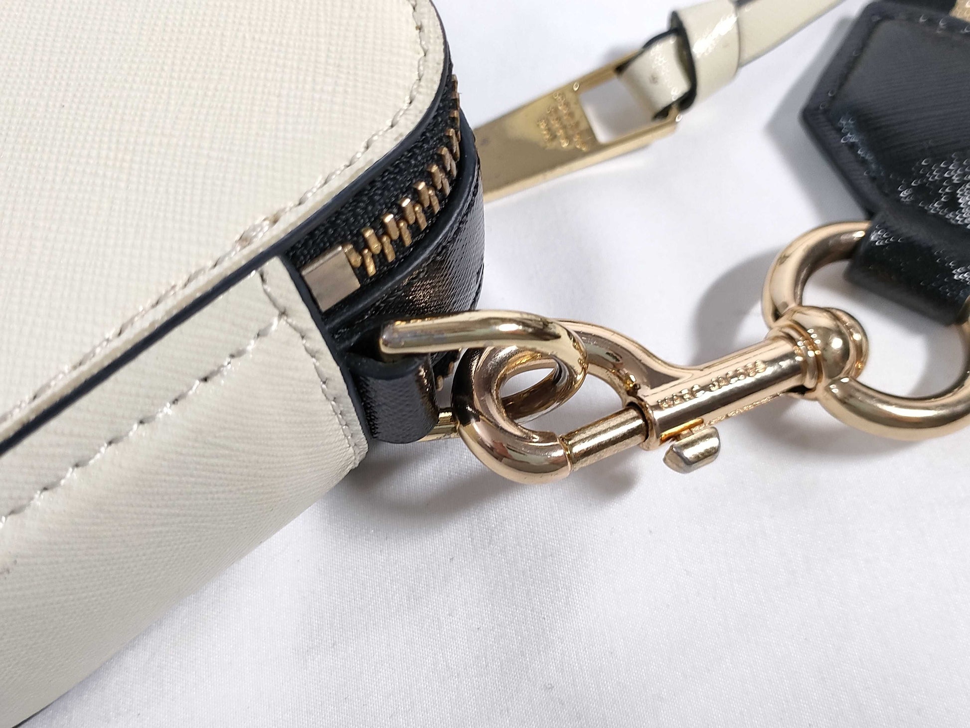 MARC JACOBS Snapshot Shoulder Bag