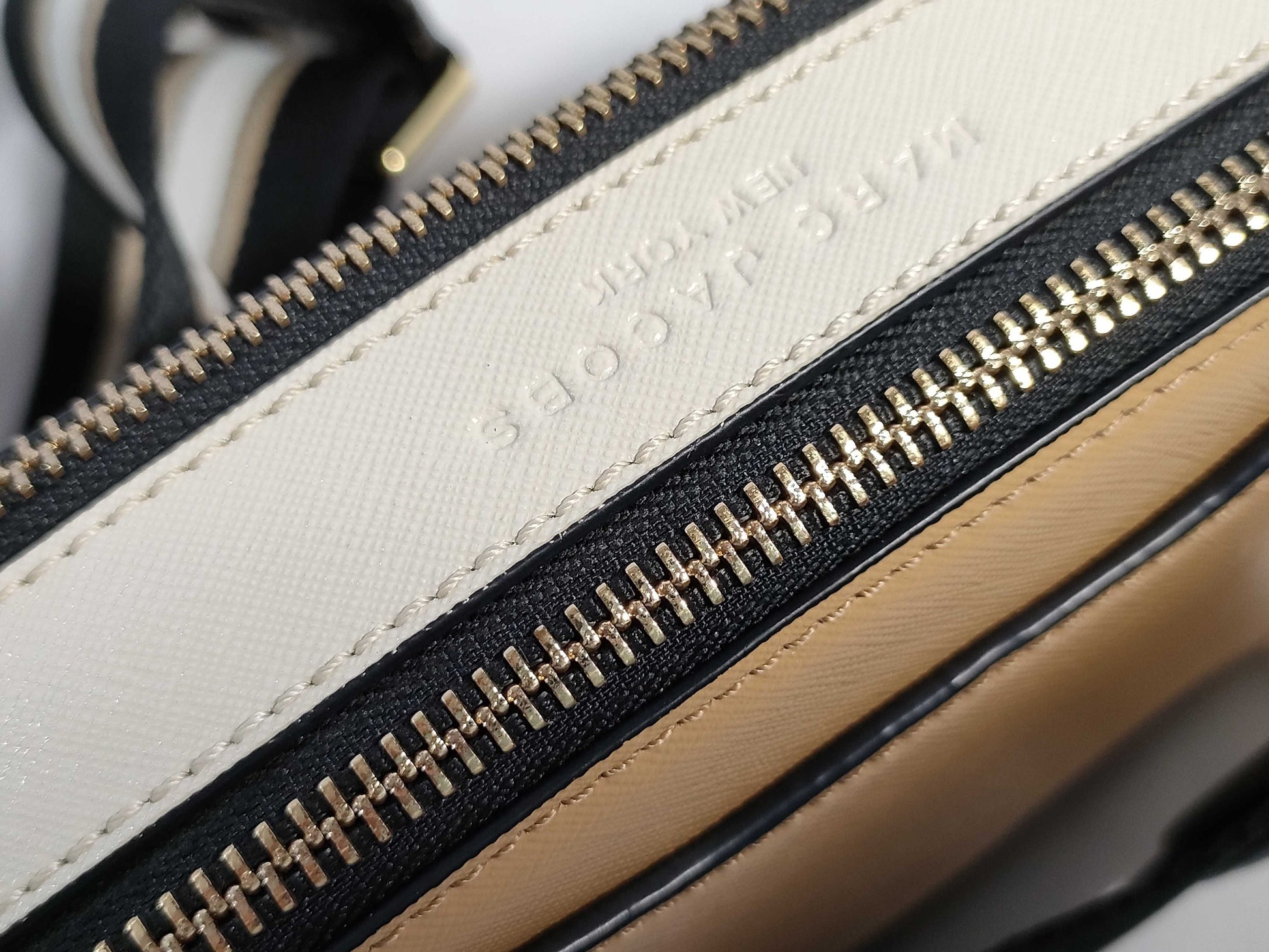 MARC JACOBS Snapshot Shoulder Bag
