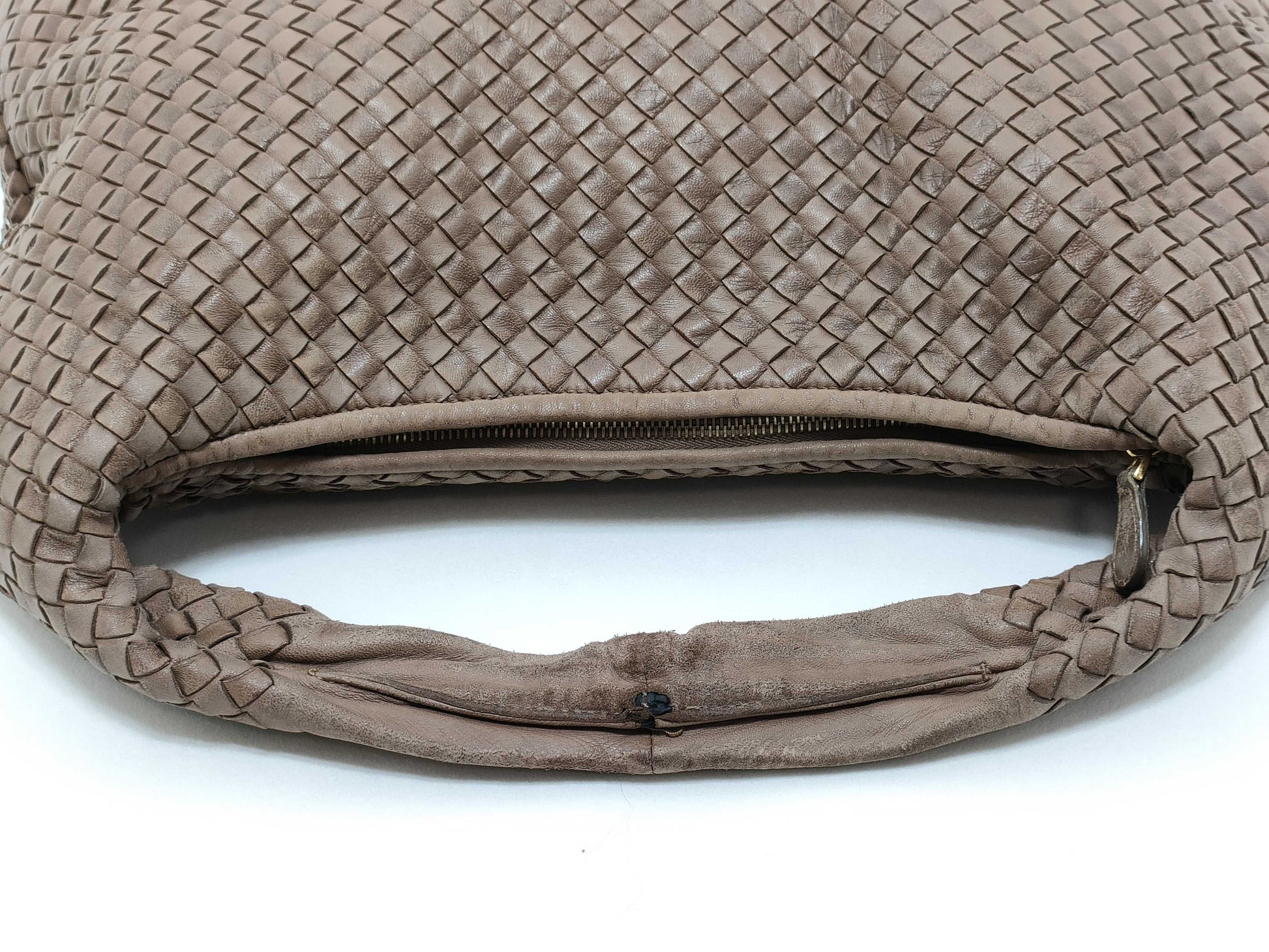 BOTTEGA VENETA Intrecciato Bottega Veneta Hobo Shoulder Bag