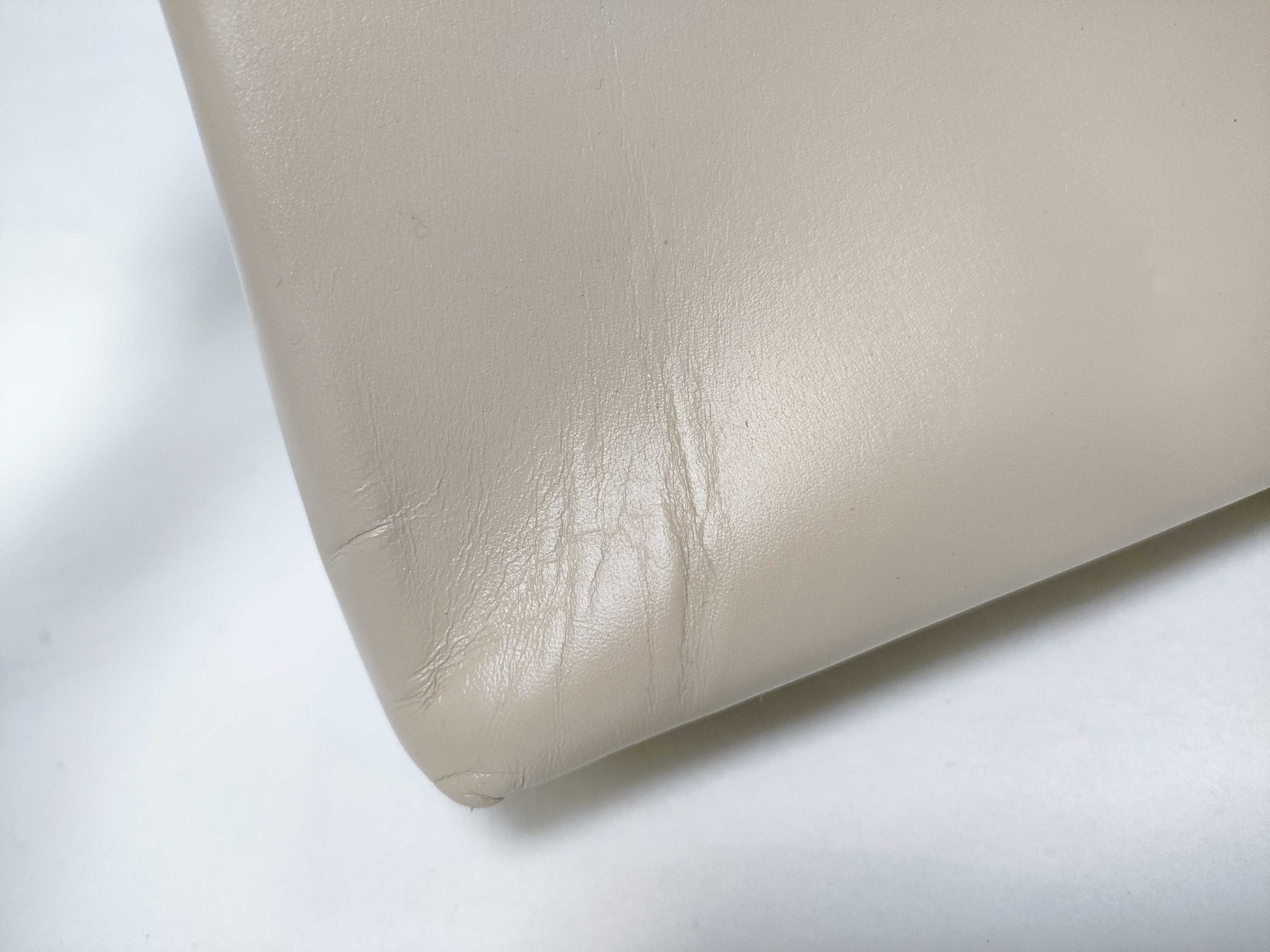 Salvatore Ferragamo Gancini Ferragamo Gancini Shoulder Bag in Beige with Strap