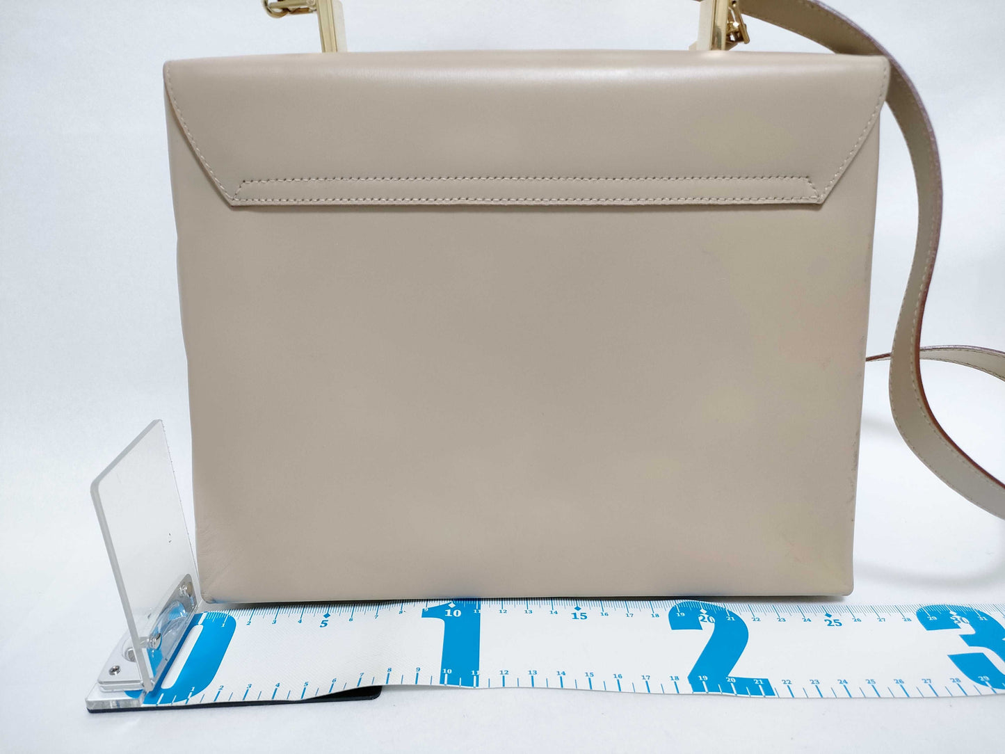 Salvatore Ferragamo Gancini Ferragamo Gancini Shoulder Bag in Beige with Strap
