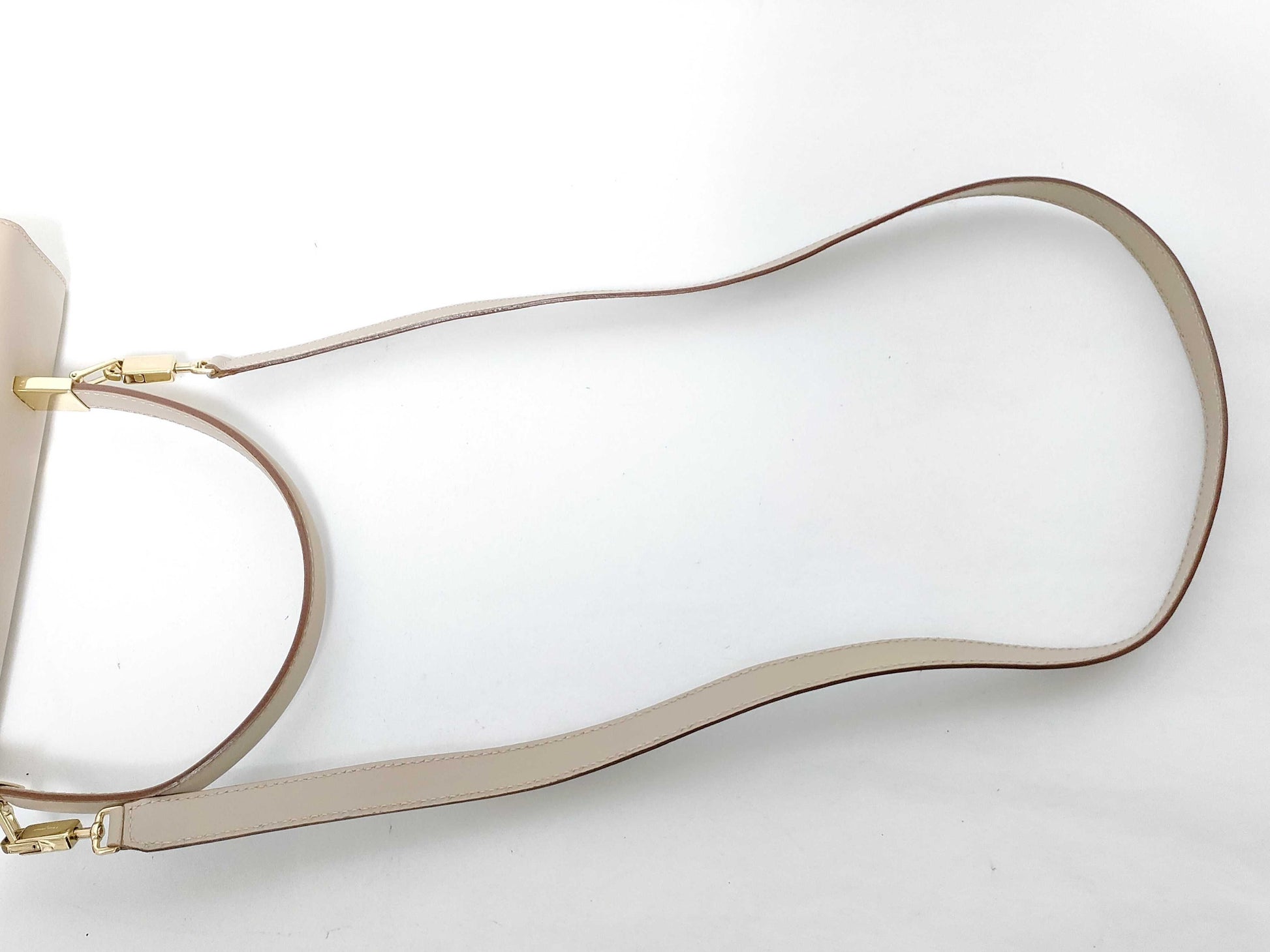 Salvatore Ferragamo Gancini Ferragamo Gancini Shoulder Bag in Beige with Strap