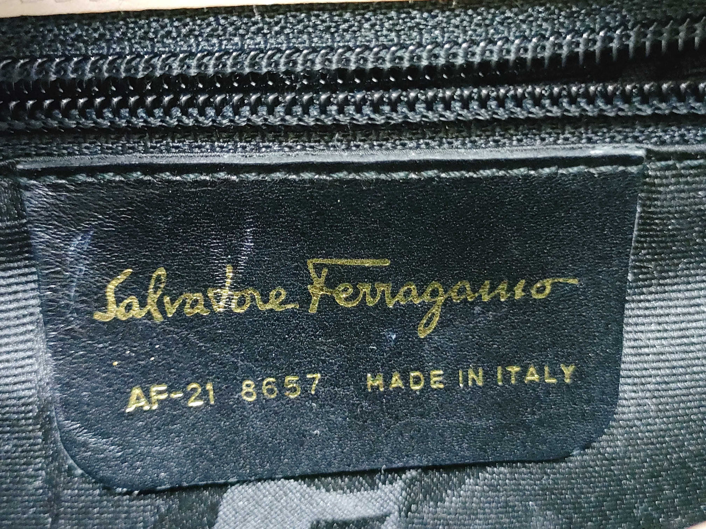 Salvatore Ferragamo Gancini Ferragamo Gancini Shoulder Bag in Beige with Strap
