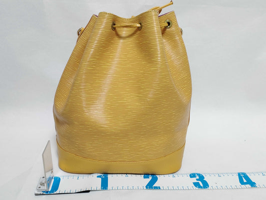 LOUIS VUITTON RFID Unverifiable Epi Leather Shoulder Bag M44009 SP0957