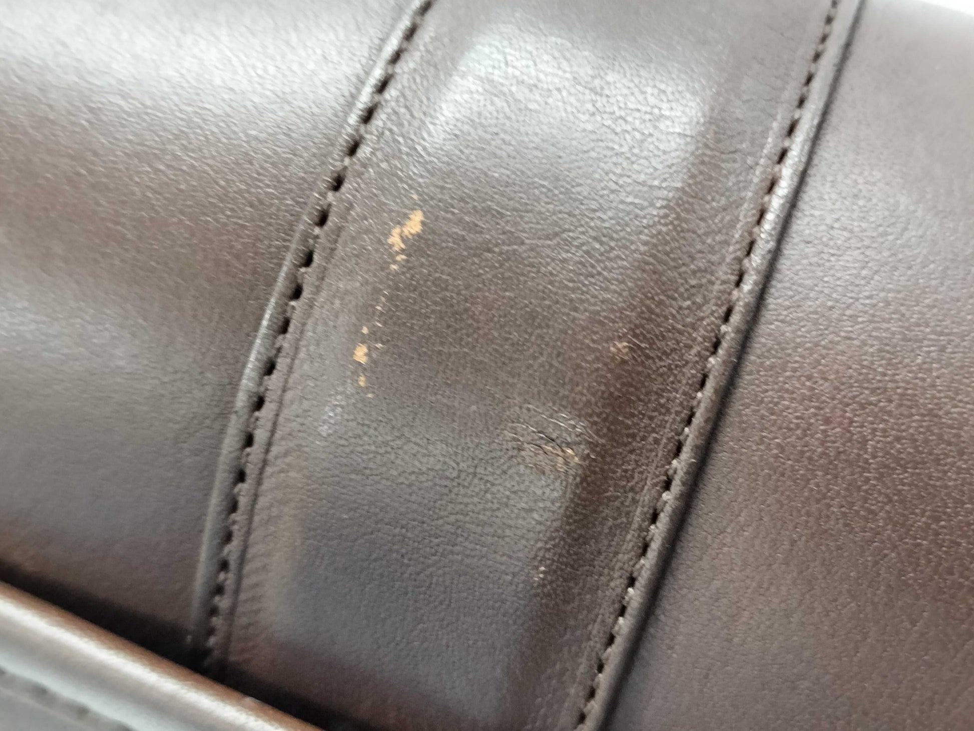 COACH Old Coach All Leather Brown Shoulder Bag