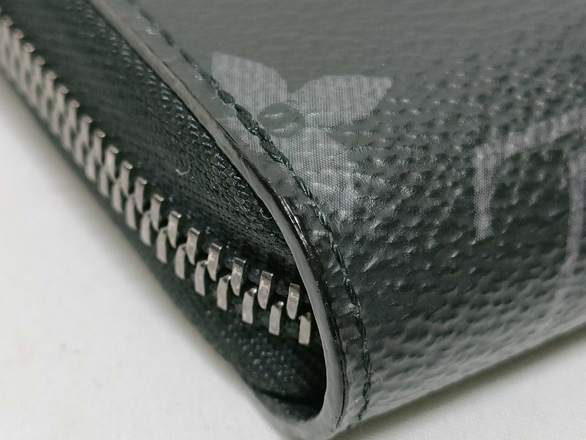 LOUIS VUITTON RFID confirmed, serial number not confirmed, Monogram Louis Vuitton Zippy Organizer NM Monogram Eclipse M82081 RFID wallet