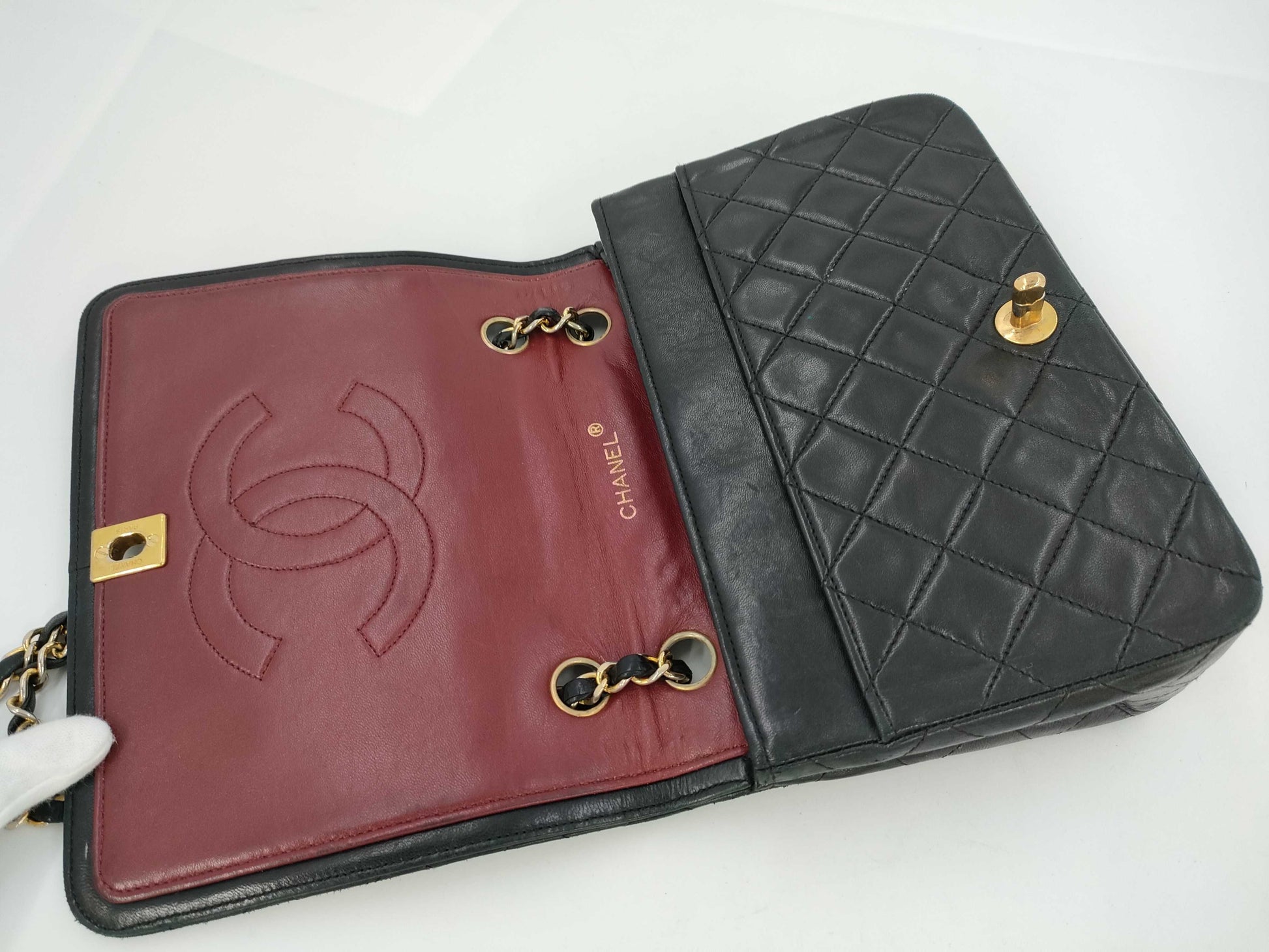 CHANEL Matelasse Chain Shoulder Bag