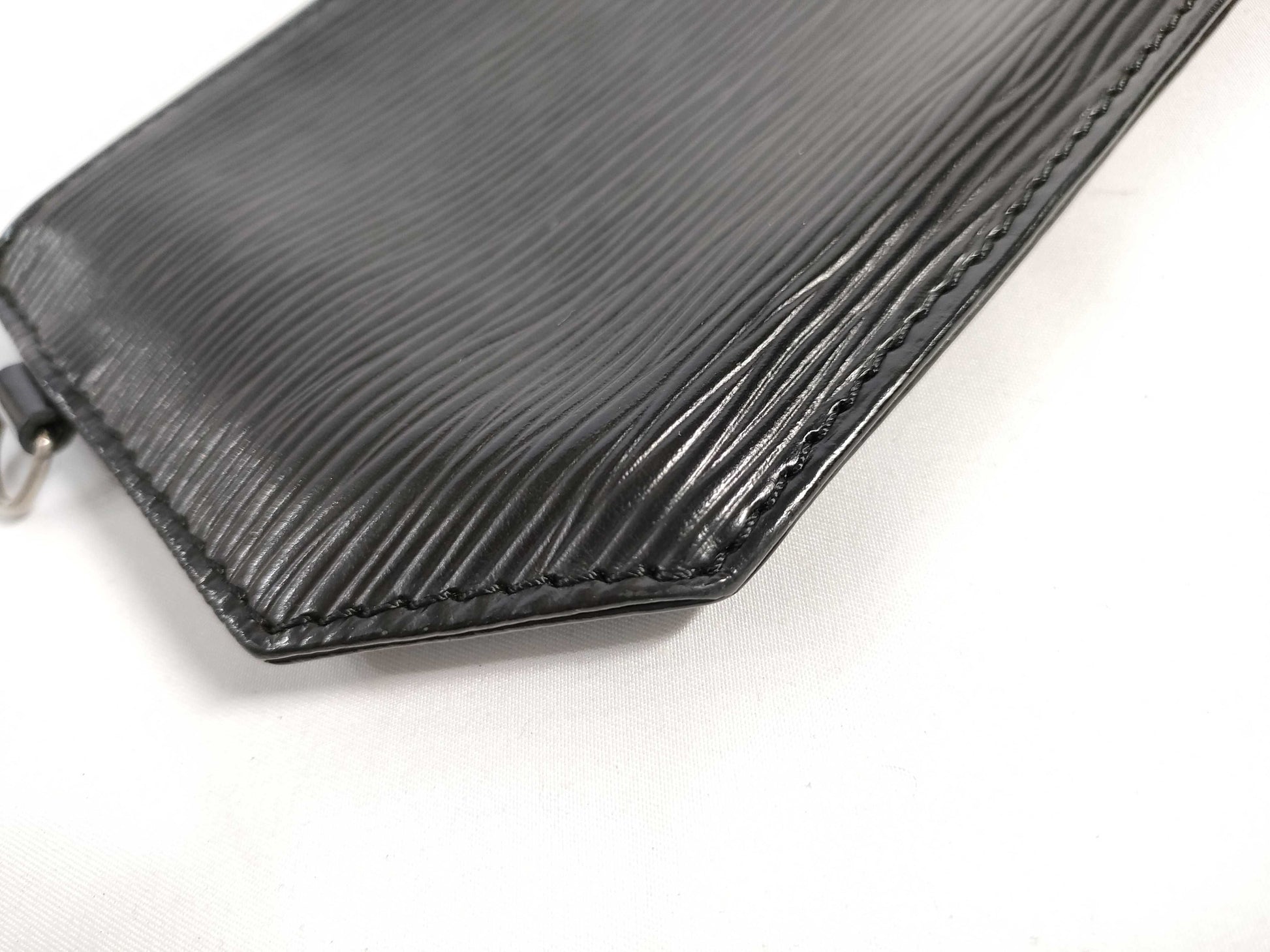 LOUIS VUITTON RFID verification failed, serial number verification failed, Epi Louis Vuitton Epi pouch included, black pouch