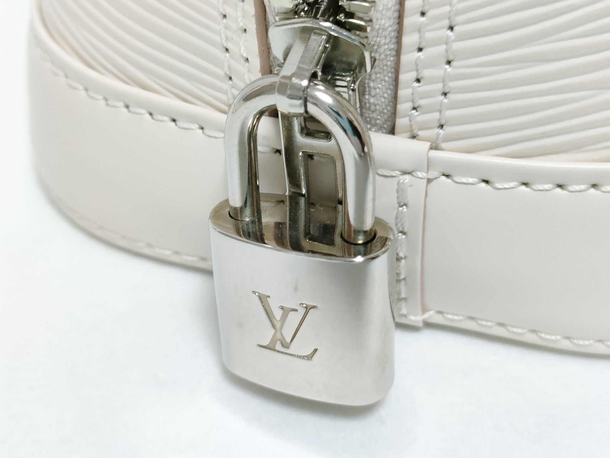 LOUIS VUITTON RFID Verified, Serial Number Unconfirmed, Epi Louis Vuitton Epi Alma BB Handbag M58706
