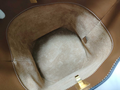 CELINE Bucket 16 Shoulder Bag