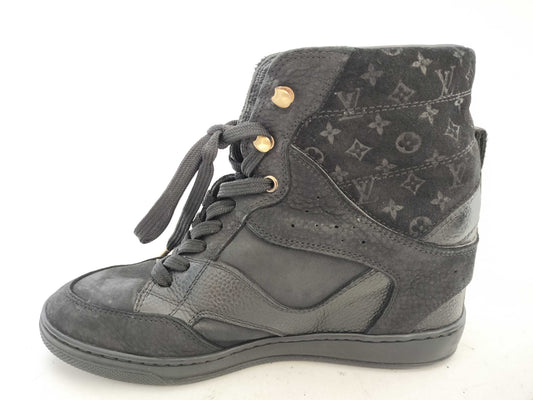 LOUIS VUITTON GO01930193 Louis Vuitton Women's Sneakers Size 35 Black