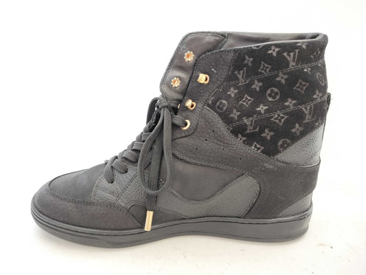 LOUIS VUITTON GO0183 Louis Vuitton Women's Shoes Sneakers Size 38 Black Sneakers