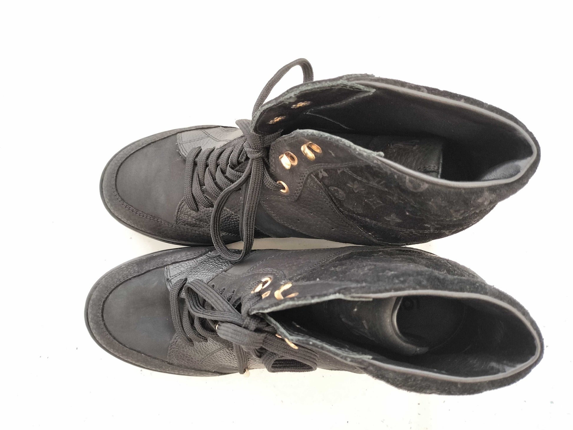 LOUIS VUITTON GO0183 Louis Vuitton Women's Shoes Sneakers Size 38 Black Sneakers
