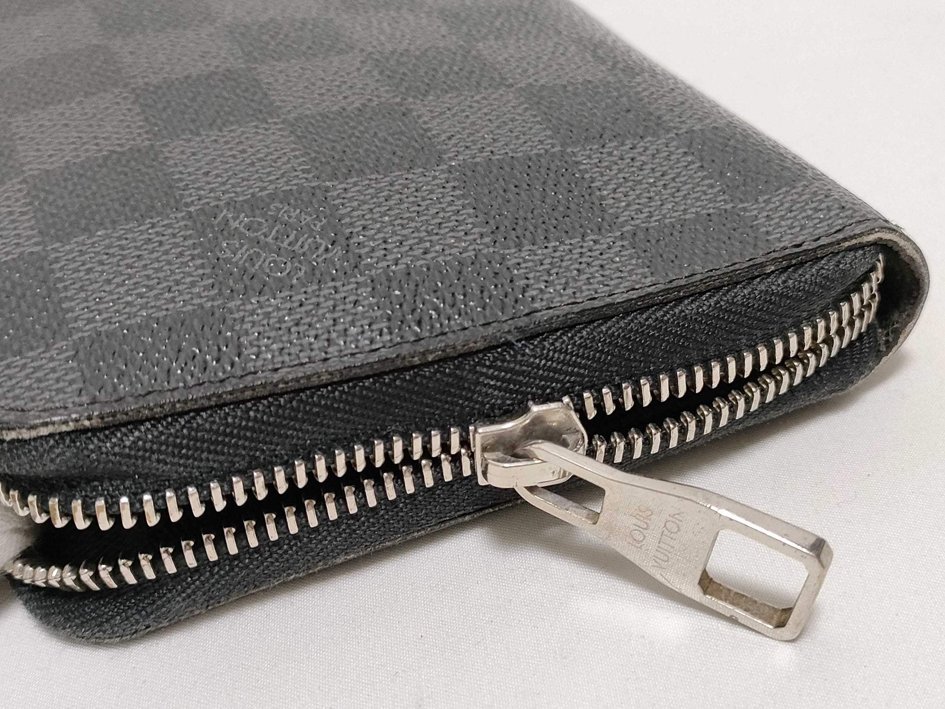LOUIS VUITTON RFID Unverifiable CT1142 Damier LOUIS VUITTON N63077 Damier Graphite Zippy Organizer Wallet