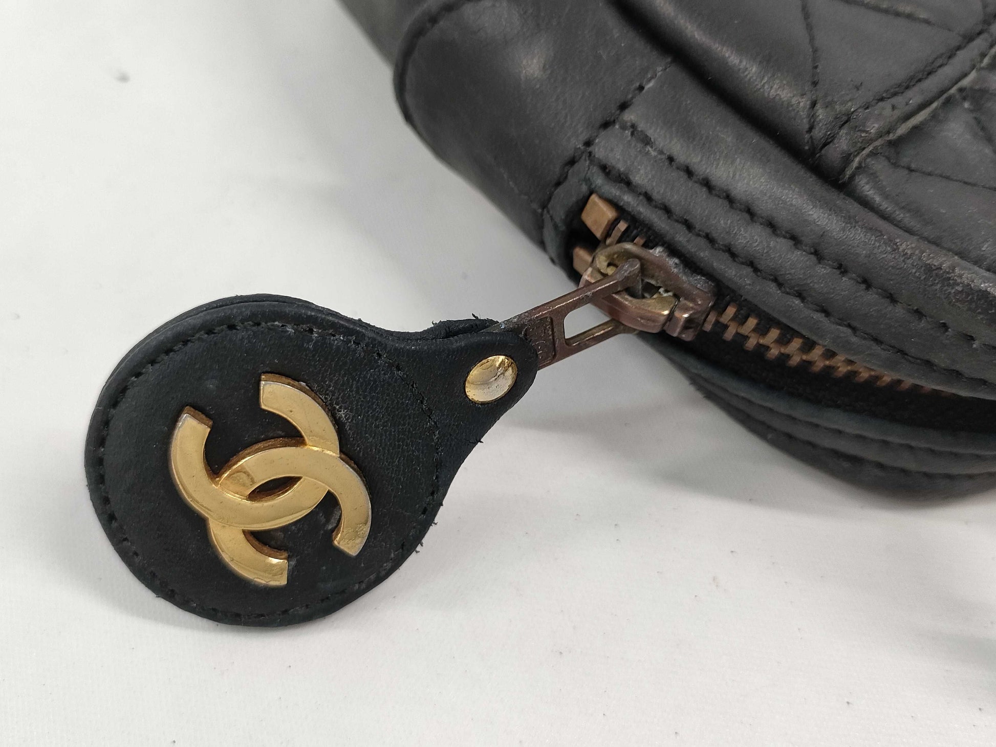 CHANEL Vintage Matelasse Chain Shoulder Bag