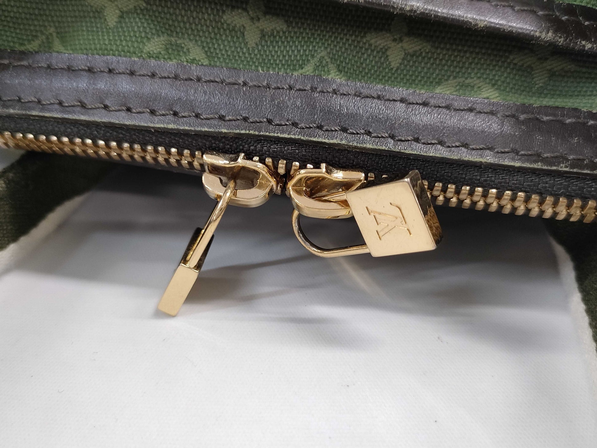LOUIS VUITTON Louis Vuitton handbag