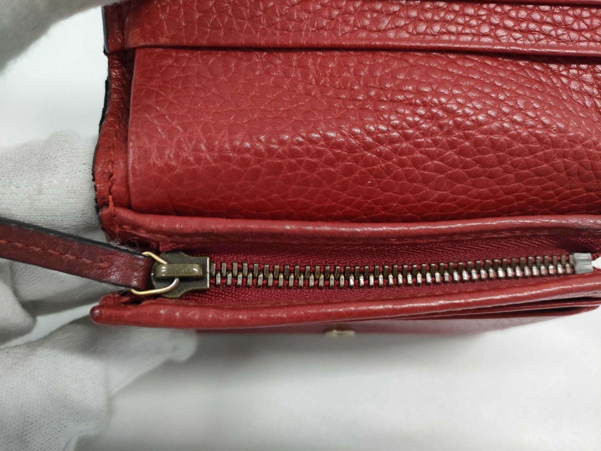 GUCCI Animalier Tiger Bifold Wallet Red