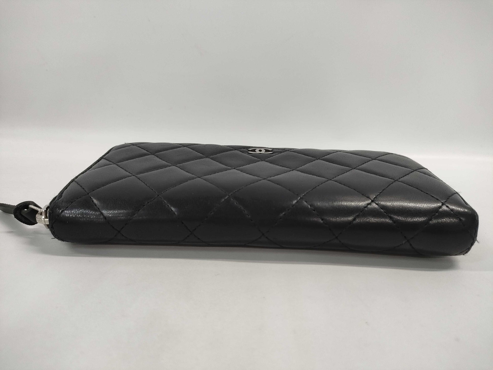 CHANEL Matelasse Round Zip Coco Long Wallet Lambskin Wallet