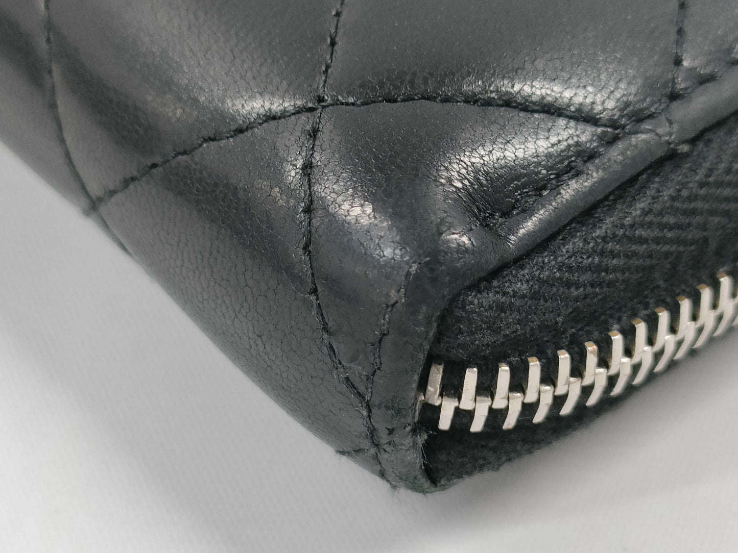 CHANEL Matelasse Round Zip Coco Long Wallet Lambskin Wallet