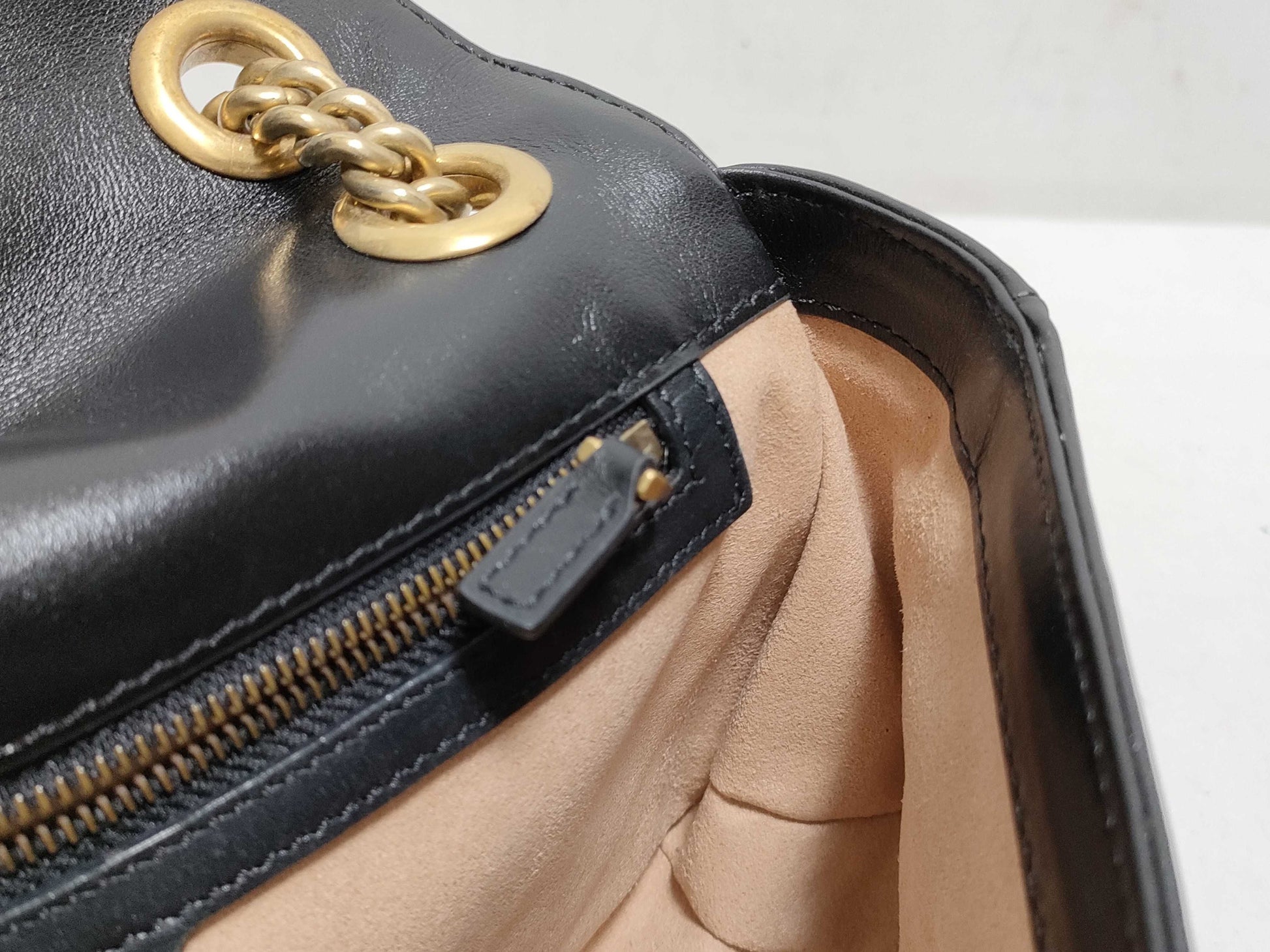 GUCCI Marmont Shoulder Bag