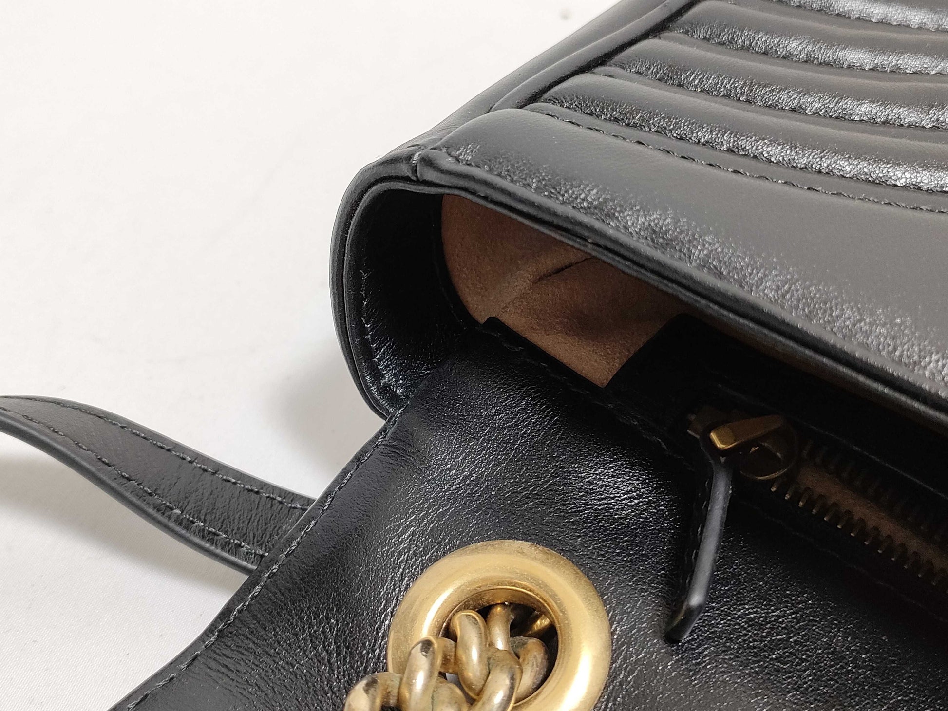 GUCCI Marmont Shoulder Bag