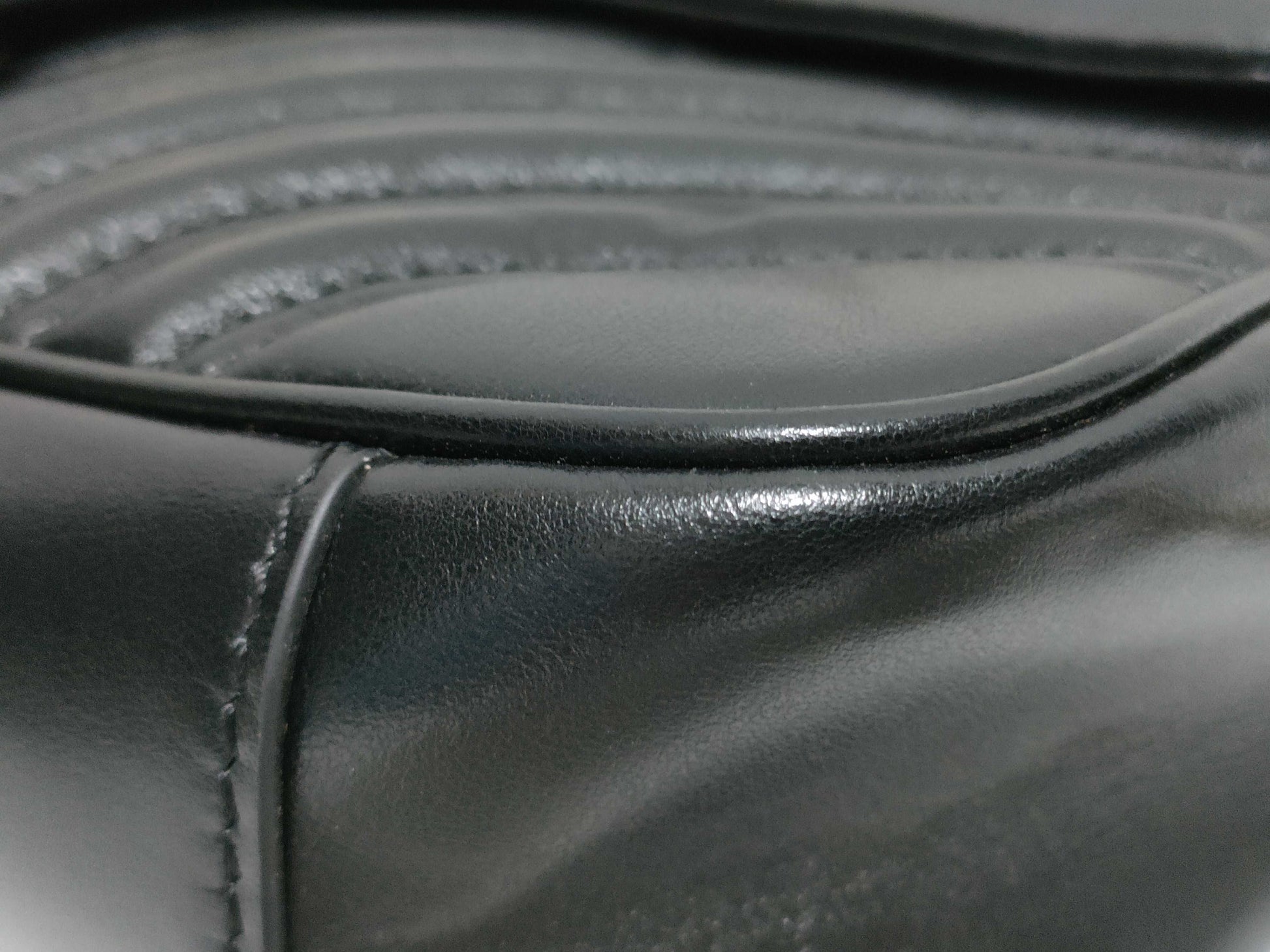 GUCCI Marmont Shoulder Bag