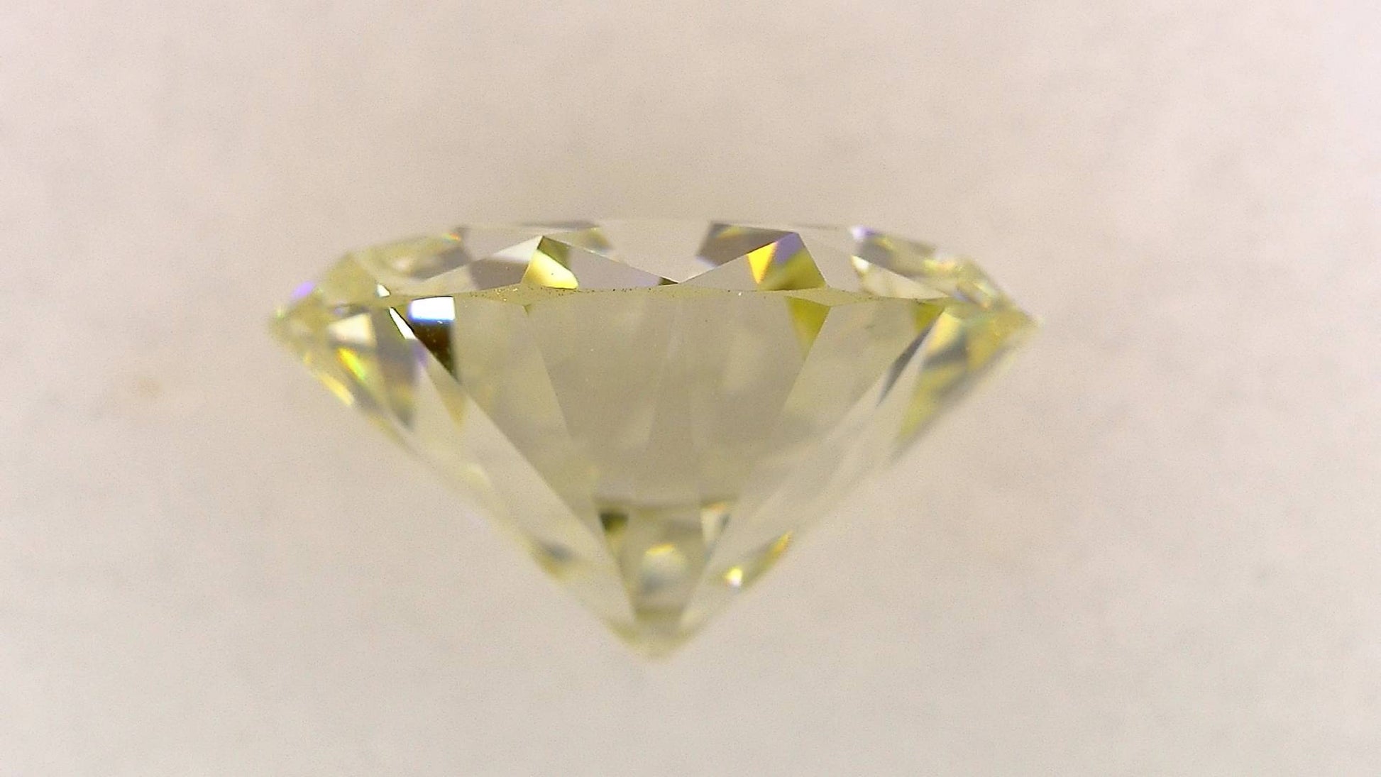 4.948ct Under N VS1 Fair/Gold/Gold Fine Natural 11.47-11.57 x 6.17mm Loose Diamond
