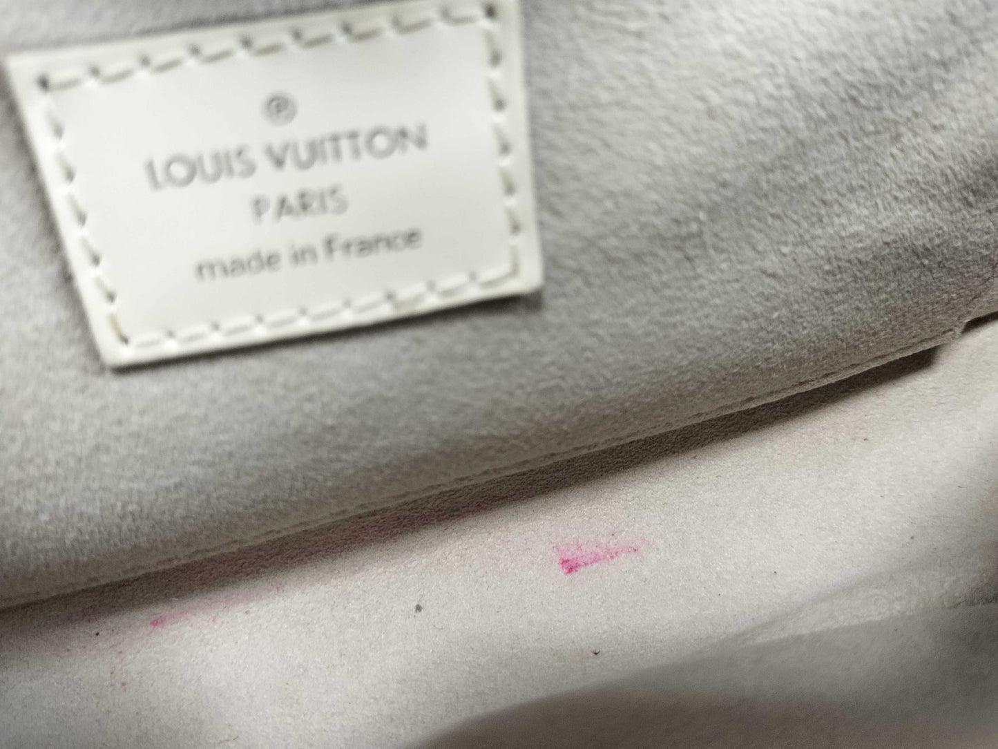 LOUIS VUITTON RFID Unavailable TH2057 Epi Leather LV Montaigne Pochette M5929J TH2057 White Shoulder Bag