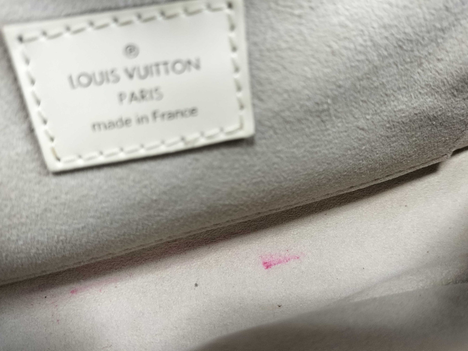 LOUIS VUITTON RFID Unavailable TH2057 Epi Leather LV Montaigne Pochette M5929J TH2057 White Shoulder Bag